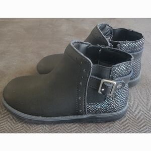 Stride Rite Black Kids Shoes with Silver Accents